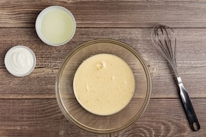 Preparazione Ciambella senza burro ai mirtilli - Fase 1