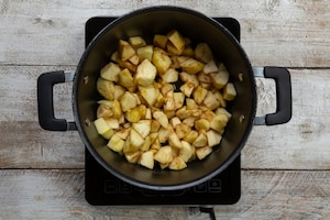 Preparazione Composta di mele e cannella - Fase 2