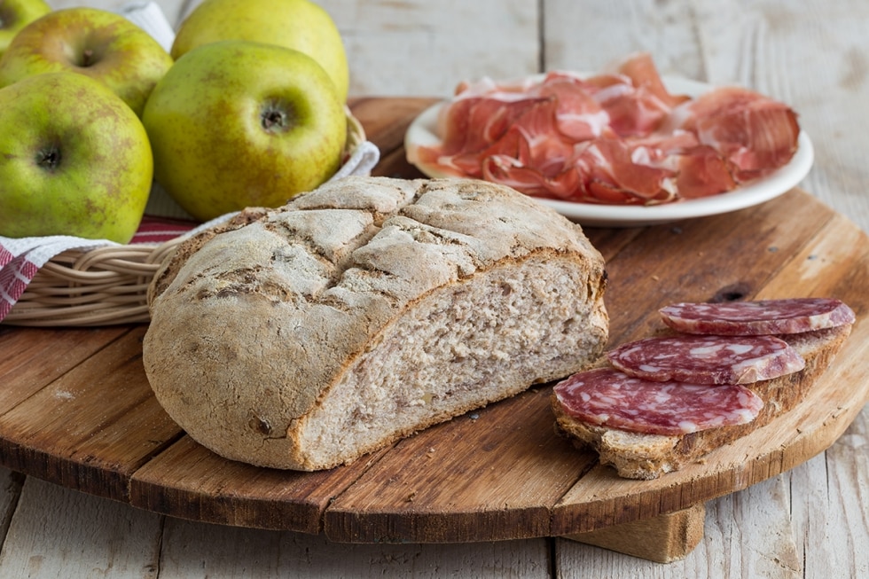 Pane alle mele e noci ricetta