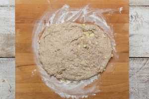 Preparazione Pane alle mele e noci - Fase 4