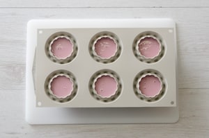 Preparazione Panna cotta alle more con cialde di caramello - Fase 4