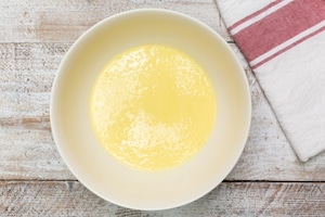 Preparazione Torta sette vasetti alle mele - Fase 1