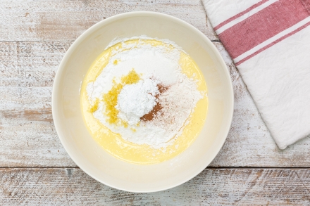 Preparazione Torta sette vasetti alle mele - Fase 2 Preparazione Torta sette vasetti alle mele - Fase 2