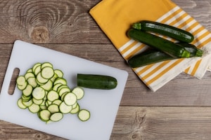 Preparazione Zucchine trifolate - Fase 1