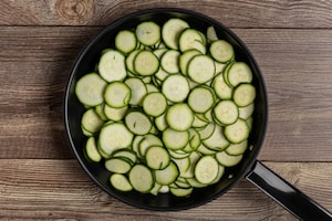 Preparazione Zucchine trifolate - Fase 1