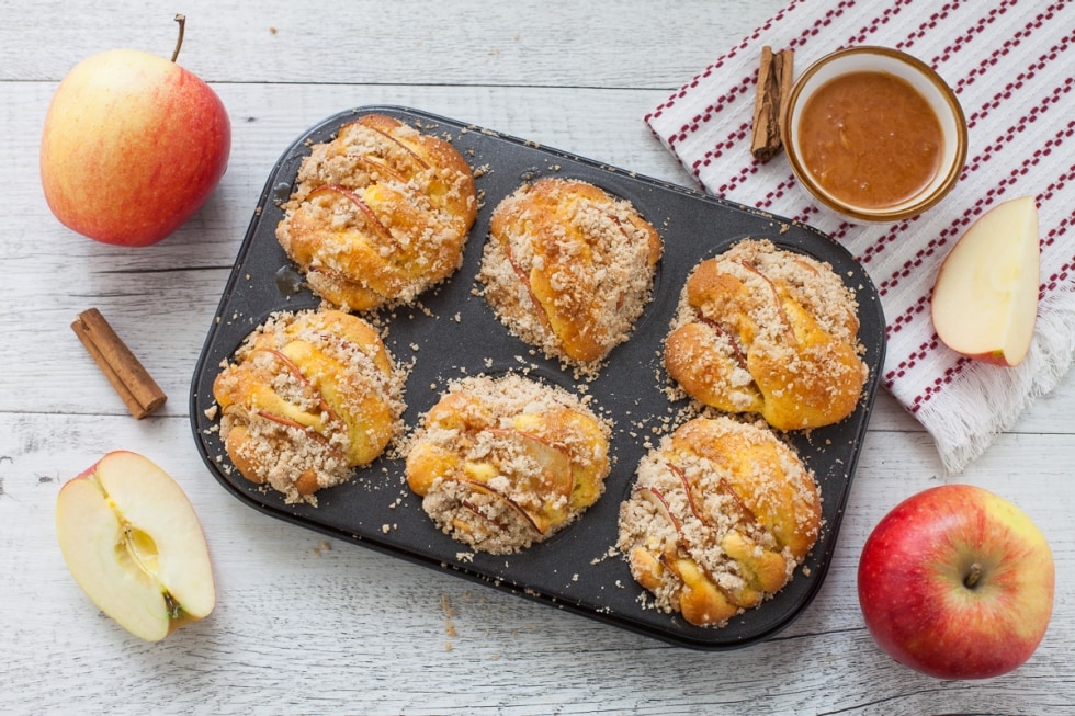 Muffin alle mele e briciole di pasta frolla  ricetta