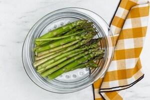 Preparazione Plumcake salato agli asparagi - Fase 1