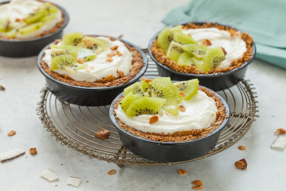 Tartellette di granola al kiwi ricetta