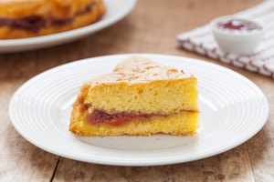 Preparazione Torta versata alla marmellata - Fase 4