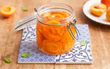 Albicocche sciroppate