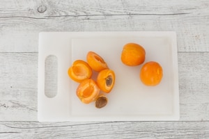 Preparazione Albicocche sciroppate - Fase 2