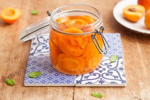 Preparazione Albicocche sciroppate - Fase 3