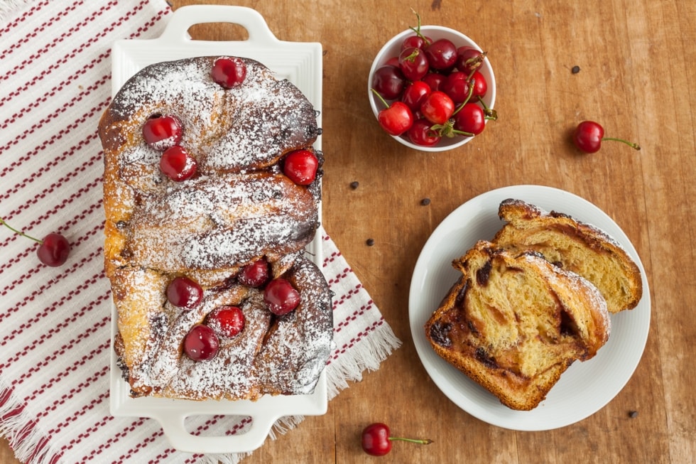 Babka alle ciliegie e cioccolato ricetta