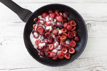 Preparazione Babka alle ciliegie e cioccolato - Fase 2 Preparazione Babka alle ciliegie e cioccolato - Fase 2