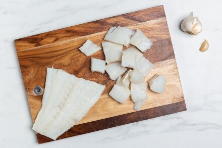 Preparazione Baccalà in umido con peperoni, patate e olive taggiasche - Fase 1