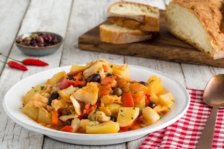 Preparazione Baccalà in umido con peperoni, patate e olive taggiasche - Fase 3