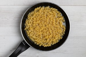 Preparazione Cacio, pepe e finocchietto - Fase 1