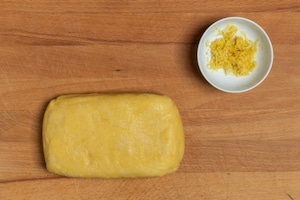 Preparazione Crostata mele, amaretti e cioccolato - Fase 1