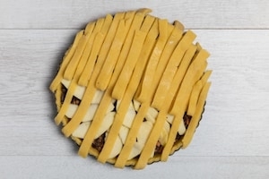 Preparazione Crostata mele, amaretti e cioccolato - Fase 3