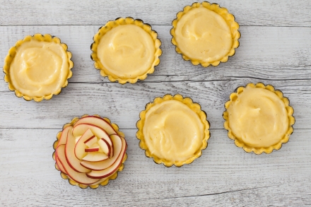 Preparazione Crostatine alle mele - Fase 4 Preparazione Crostatine alle mele - Fase 4