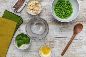 Preparazione Fusilli con mozzarella e fiori di zucca - Fase 1