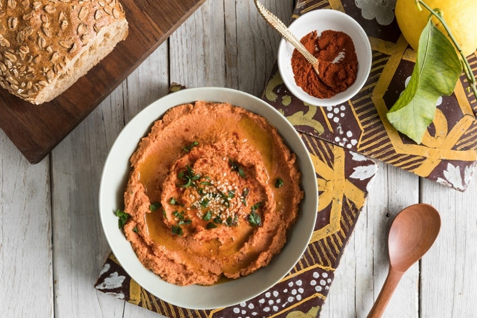 Hummus di ceci al pomodoro ricetta
