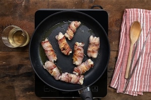 Preparazione Involtini di pollo con scamorza e pancetta - Fase 2