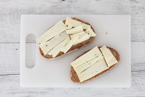 Preparazione Panini con mele, formaggio Stelvio e speck  - Fase 1