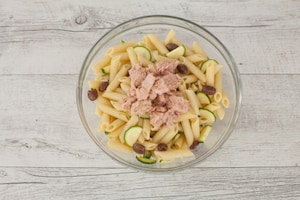 Preparazione Pasta fredda con il tonno - Fase 2