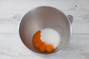 Preparazione Rotolo alle fragole - Fase 1