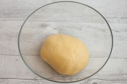 Preparazione Brioche col tuppo - Fase 1 Preparazione Brioche col tuppo - Fase 1