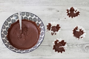 Preparazione Cestini di cioccolato variegati - Fase 1