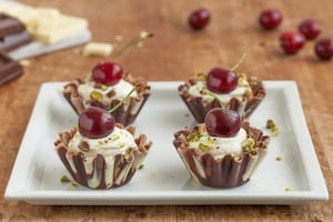 Preparazione Cestini di cioccolato variegati - Fase 3