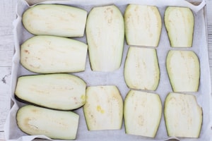 Preparazione Involtini di melanzane al forno - Fase 1