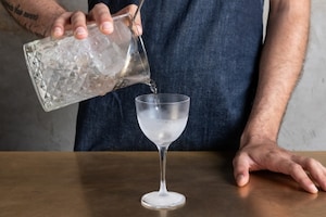 Preparazione Dry Martini  - Fase 3