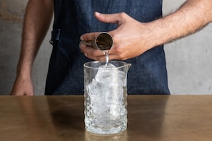 Preparazione Dry Martini  - Fase 2