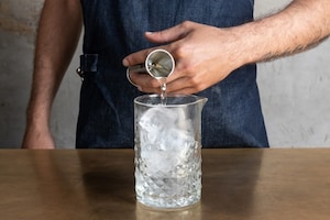 Preparazione Dry Martini  - Fase 2