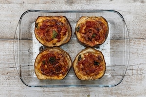 Preparazione Melanzane ripiene alla parmigiana - Fase 4
