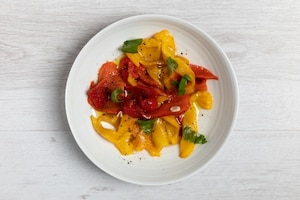 Preparazione Piadina aperta con mozzarella, peperoni e porchetta - Fase 1