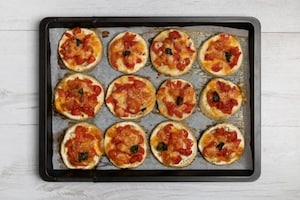 Preparazione Pizzette di melanzane bianche - Fase 3