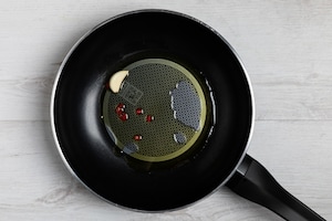 Preparazione Puntarelle e fave in padella - Fase 3