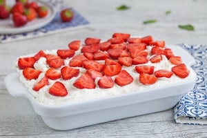 Preparazione Tiramisù alle fragole senza uova - Fase 4