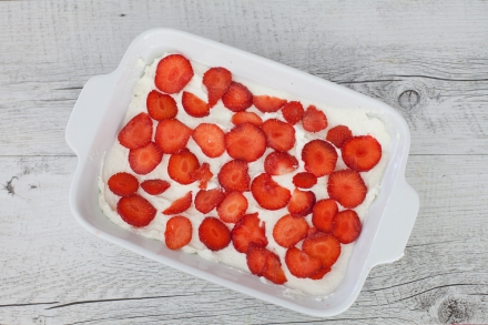 Preparazione Tiramisù alle fragole senza uova - Fase 3 Preparazione Tiramisù alle fragole senza uova - Fase 3