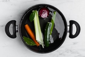 Preparazione Vellutata di piselli con briciole di feta - Fase 1