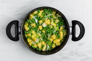 Preparazione Vellutata di piselli con briciole di feta - Fase 2