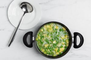 Preparazione Vellutata di piselli con briciole di feta - Fase 2