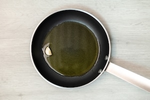 Preparazione Cavolfiore in padella con pangrattato e acciughe - Fase 1