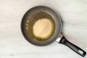 Preparazione Cavolfiore in padella con pangrattato e acciughe - Fase 3