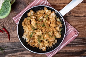 Preparazione Cavolfiore in padella con pangrattato e acciughe - Fase 3