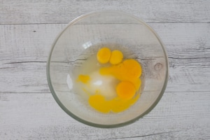 Preparazione Clafoutis di albicocche e lamponi  - Fase 1